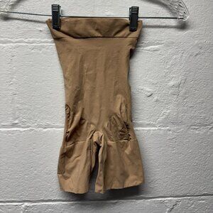 NWOT Skims Seamless Sculpt Thigh Shorts